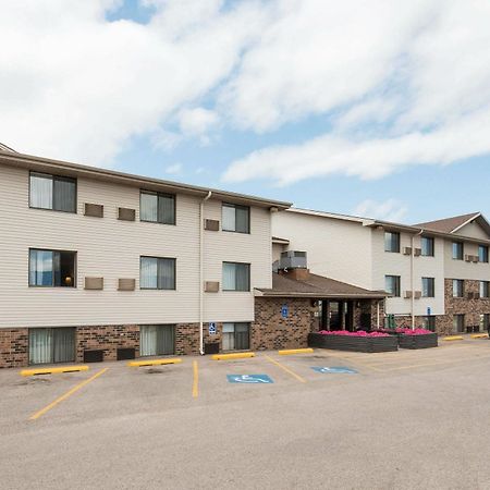 Serena Inn & Suites Of Рапид-Сити Экстерьер фото